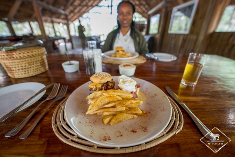 Déjeuner, Mashatu Tent Camp