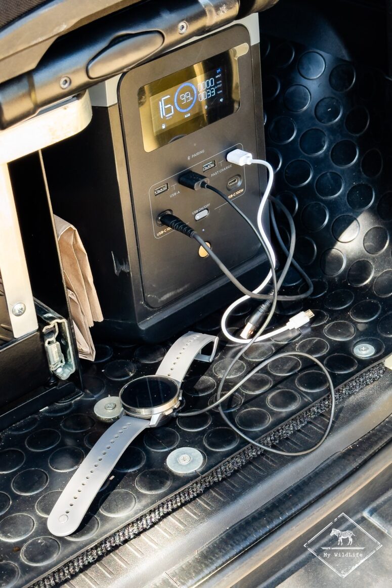 Batterie externe du 4x4 Suzuki Jimny aménagé camping