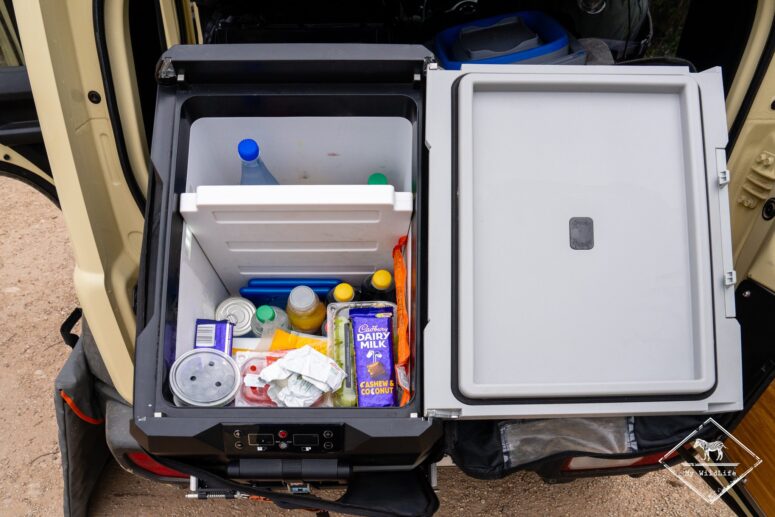 Frigo 40 litres du 4x4 Suzuki Jimny aménagé camping